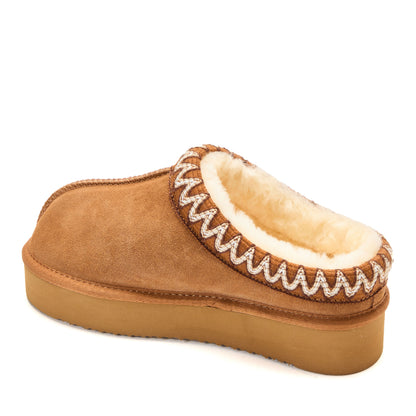Women's Fireside by Dearfoams Queenstown Genuine Shearling Clog With Taping - US 3287